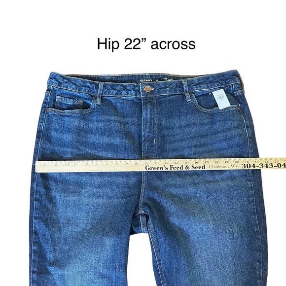 NWT Old Navy Extra High-Waisted Flare Leg Jeans. Color is called Anza. Size 20 - Picture 10 of 13